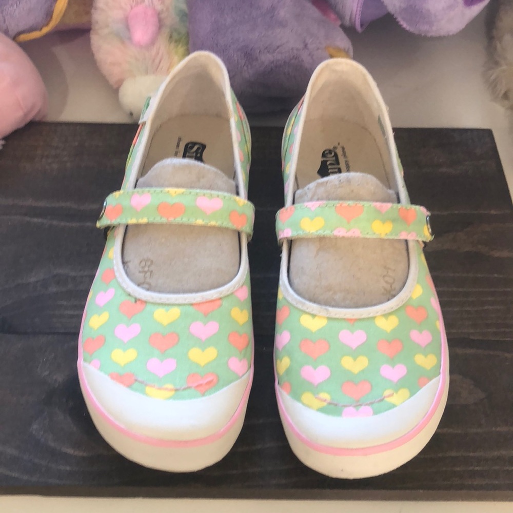 Simple Women’s Shoes